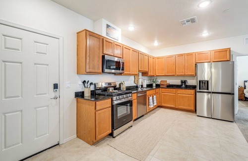 Flagstaff Condo | 1 Mi to Dtwn Flagstaff: Condo w/2 Balconies!
