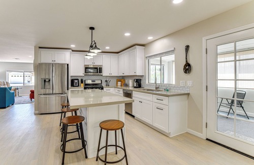 Chandler House | < 1 Mi to Golf: Modern Sun Lakes Home w/Patio