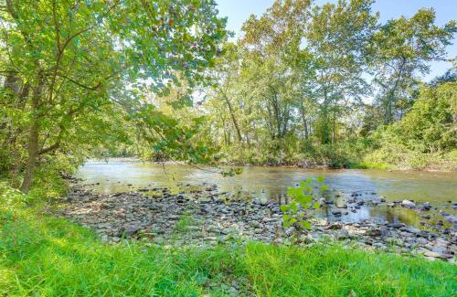 Grottoes House | 1 Mi to Grand Caverns Getaway with On-Site River