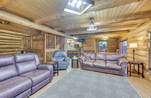 Sterling Cabin | < 1 Mi to Kenai River: Spacious Cabin w/Deck!