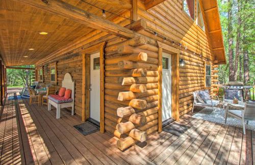 Pinetop-Lakeside House | 1 Mi to Lake Chic Arizona Cabin with Large Porch!