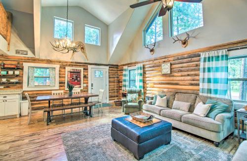 Pinetop-Lakeside House | 1 Mi to Lake Chic Arizona Cabin with Large Porch!