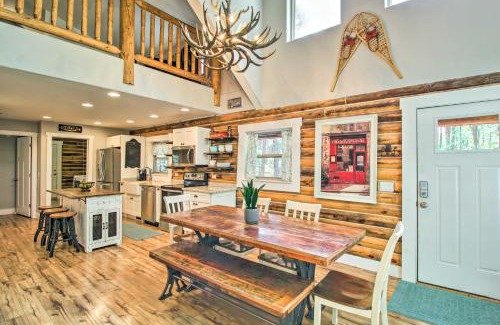 Pinetop-Lakeside House | 1 Mi to Lake Chic Arizona Cabin with Large Porch!