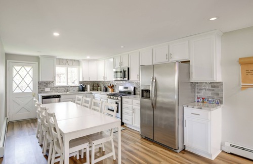 Lake Erie Beach House | 1 Mi to Lake Erie: Family-Friendly Angola Home!