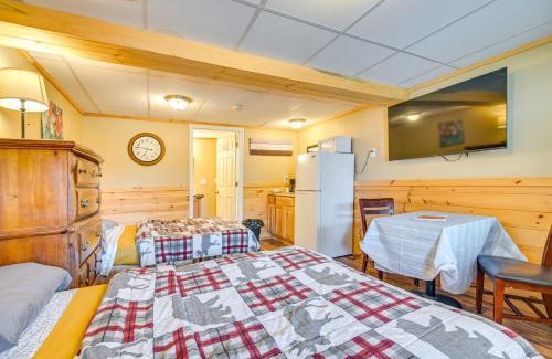 Pittsburg Apartment | 1 Mi to Lake Francis Mountain-View Studio Retreat