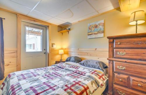 Pittsburg Apartment | 1 Mi to Lake Francis Mountain-View Studio Retreat