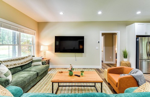 Anderson House | 1 Mi to Lake Hartwell: Updated Retreat w/Patio!