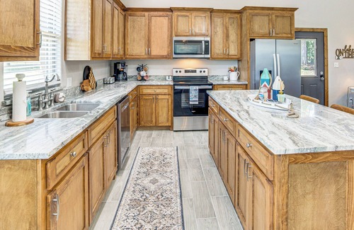 Kingston House | 1 Mi to Lake Texoma: Family Retreat w/Yard