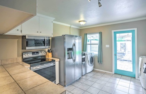 Scottsdale Estates Nine House | 1 Mi to Old Town Scottsdale: Home w/Putting Green