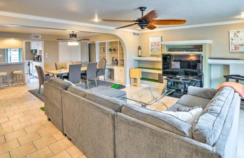 Scottsdale Estates Nine House | 1 Mi to Old Town Scottsdale Home with Putting Green