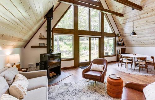 Alpine Lake House | 1 Mi to Resort Beach Alpine Lake A-Frame!
