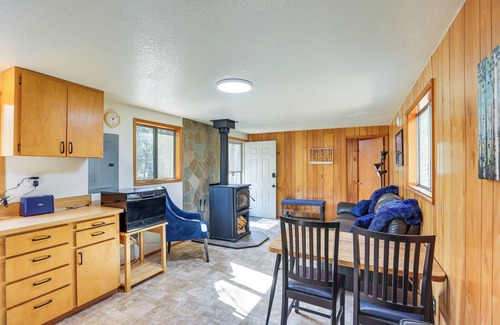 La Pine Cabin | 1 Mi to State Park: Peaceful La Pine Cabin w/Deck