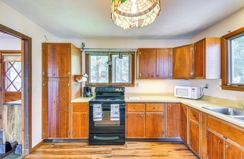 Trumansburg Cottage | < 1 Mi to State Park: Trumansburg Cottage w/Deck!