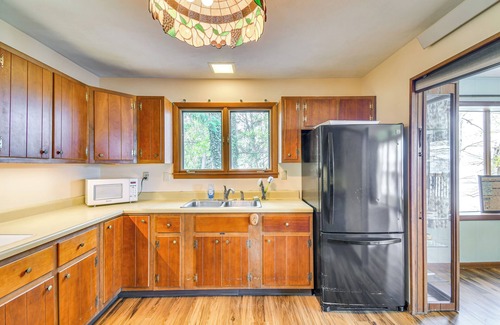 Trumansburg Cottage | < 1 Mi to State Park: Trumansburg Cottage w/Deck!