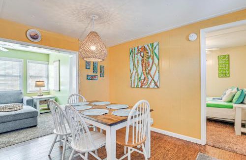 Garden City House | 1 Mi to Surfside Beach Coastal Cottage