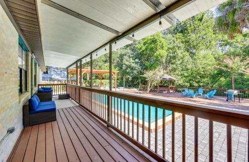 Gainesville House | 1 Mi to UF Campus Group Retreat with Outdoor Oasis