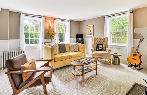 Richmond House | 1 Mi to Vineyard Serene Berkshires Country Escape