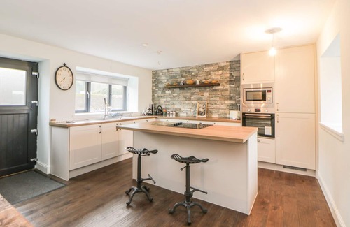 Caputh Cottage | 1 MIDDLETON COTTAGE, pet friendly, with open fire in Dunkeld