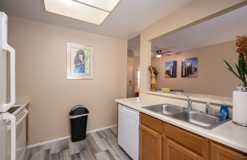 Mesa Condo | 1 mile from A's STADIUMS - Heated Pool/Hot Tub