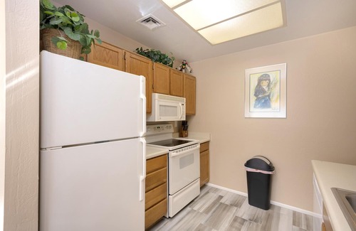 Mesa Condo | 1 mile from A's STADIUMS - Heated Pool/Hot Tub