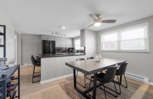 Nashport House | 1 Mile from Buckeye Lake - New 2023 HOT TUB and Dog Friendly