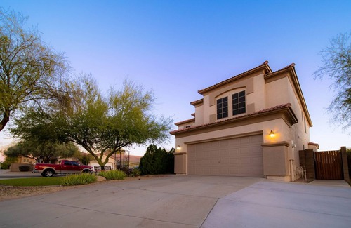 Terracita House | 1 mile from Cardinals (State Farm) Stadium & Desert Diamond Arena