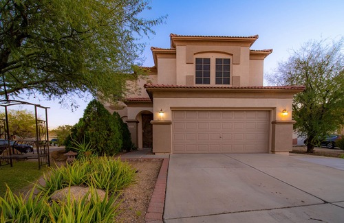 Terracita House | 1 mile from Cardinals (State Farm) Stadium & Desert Diamond Arena