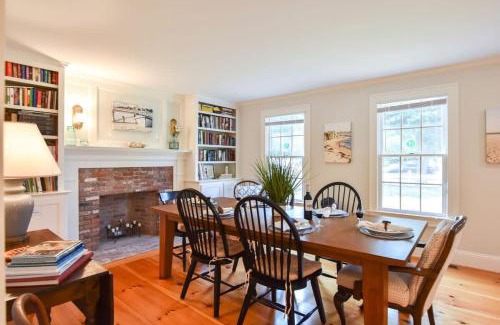 Chatham House | 1 Mile from Downtown Chatham Walk to Pier
