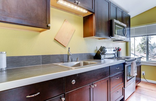 Orchard District House | 1 Mile to Downtown. Charming, Comfortable And Very Spacious. Come Enjoy Bend.