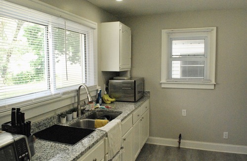South Bend House | 1 Mile walk from Notre Dame! Recently renovated home that accommodates up to 7!