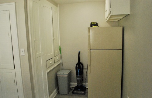 South Bend House | 1 Mile walk from Notre Dame! Recently renovated home that accommodates up to 7!