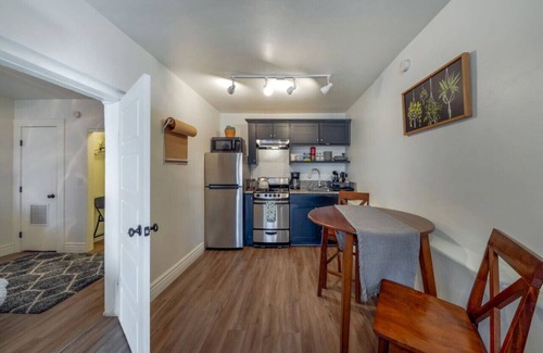 Iron Horse House | 1 Min to 4th Ave & Congress/1 BR 1 BA/Casita