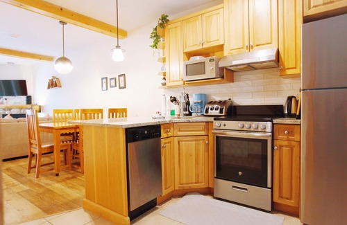 Harvie Heights House | 1 Min to Banff Gate Quiet End Unit Mountain view Banff gate 2B/2B/7ppl