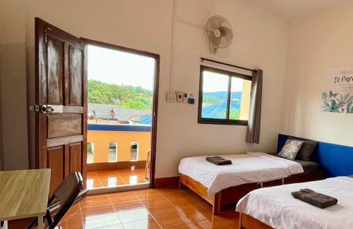 Bokeo Province House | 1 Min to Slow Boat Guesthouse
