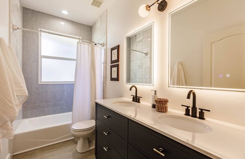 North Naples House | 1 Min Vanderbilt Beach-Hip Designer-Sunny Pool