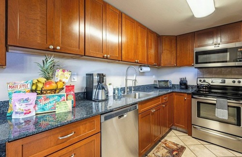 Historic Kailua Village Condo | 1 Min Walk Downtown! Lux Spacious Condo w/views