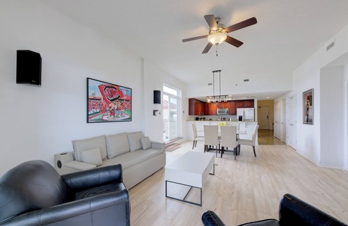 Columbia Condo | 1 min walk to stadium! Private Rooftop at Williams-Brice - 3-bed 3-bath condo