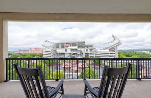 Columbia Condo | 1 min walk to stadium! Private Rooftop at Williams-Brice - 3-bed 3-bath condo
