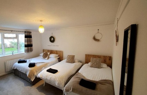 Paignton Apartment | 1 minute from the beach Seaside Escape