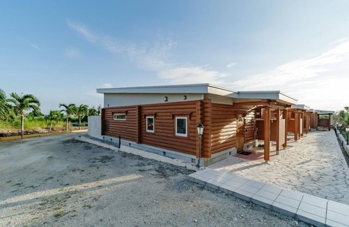 Miyakojima House | 1 night Log house with outdoor jacuzzi 4 beds /Miyakojima Okinawa
