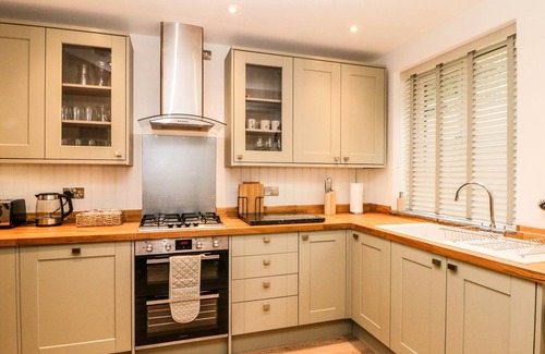 Hathersage Cottage | 1 ORCHARD VIEW, character holiday cottage in Hathersage