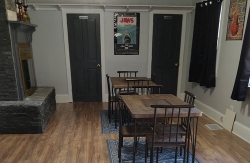 Winder Apartment | 1 Queen bed, Great Amenities! rm 2.