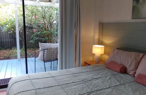 Long Jetty House | 1 queen bed private bathroom own entrance