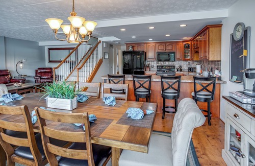 Canandaigua Condo | #1 Rated Amazing Canandaigua Lake/4 bed/3 bath/1750sqft.Rare End Unit!