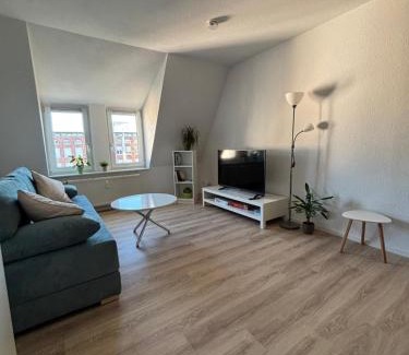 Limbach-Oberfrohna Apartment | 1 Raum Dachgeschosswohnung in ruhiger Lage