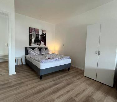 Limbach-Oberfrohna Apartment | 1 Raum Dachgeschosswohnung in ruhiger Lage