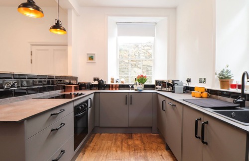 Chysauster Cottage | 1 Regents Mews