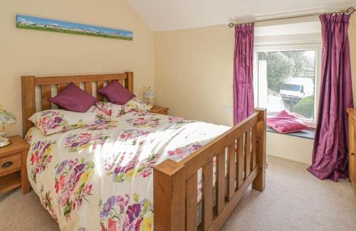 Cwrt House | 1 Rhys Terrace