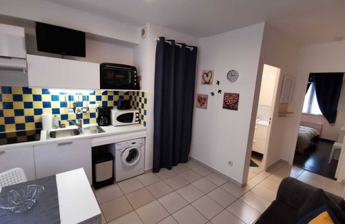 Balaruc-les-Bains Apartment | 1-room apartment for spa guests and vacationers
