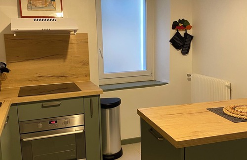Saint-Jean-de-Luz Apartment | 1-room apartment, 3*, in the city center with secure parking space
